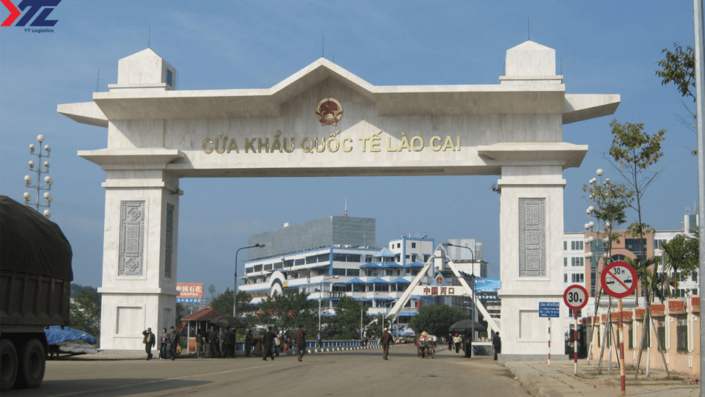 Nhập khẩu chính ngạch đường bộ